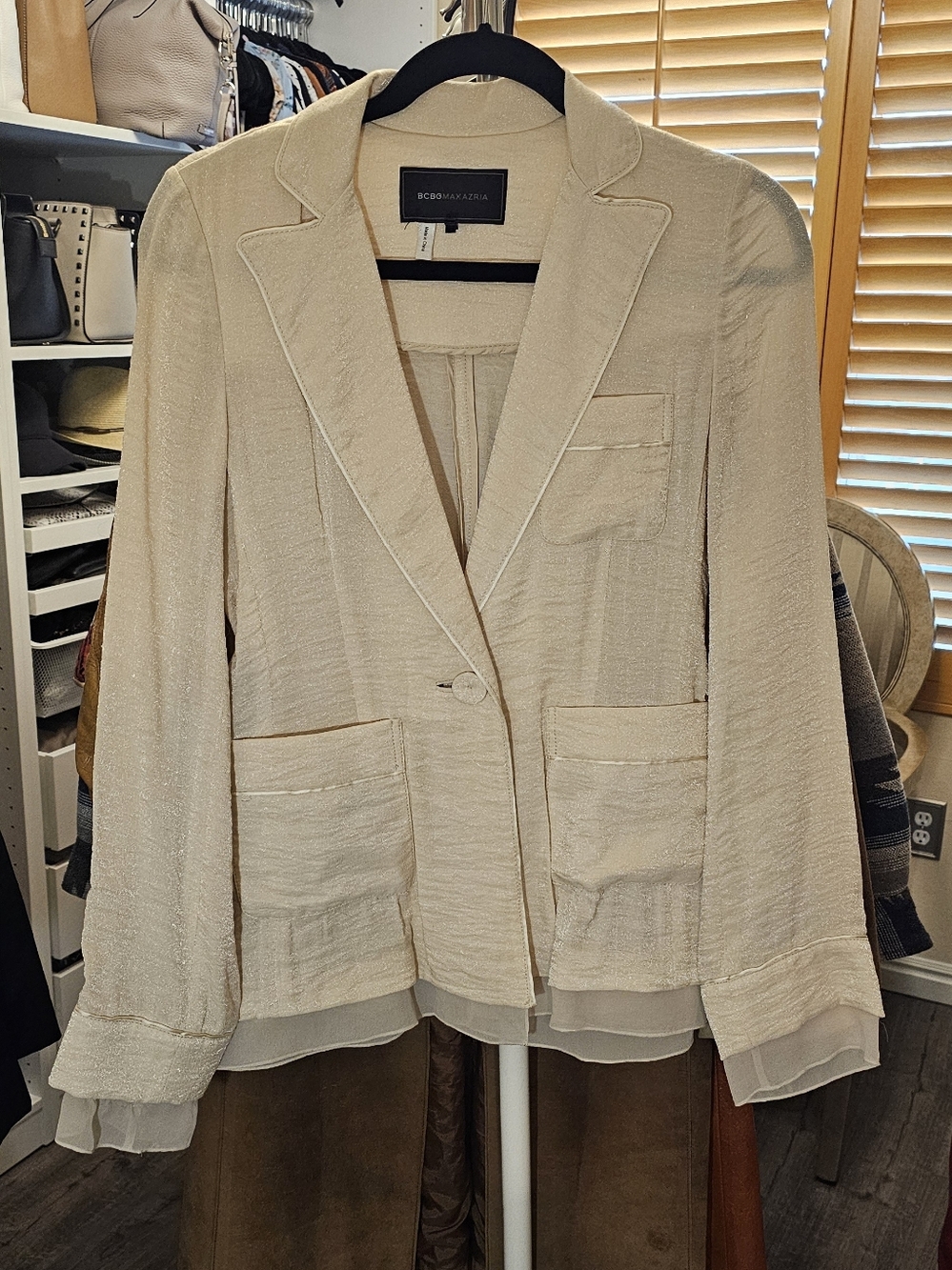 BCBGMaxAzria Cream Crepe Single-Button Blazer with Chiffon Trim. Size XS.